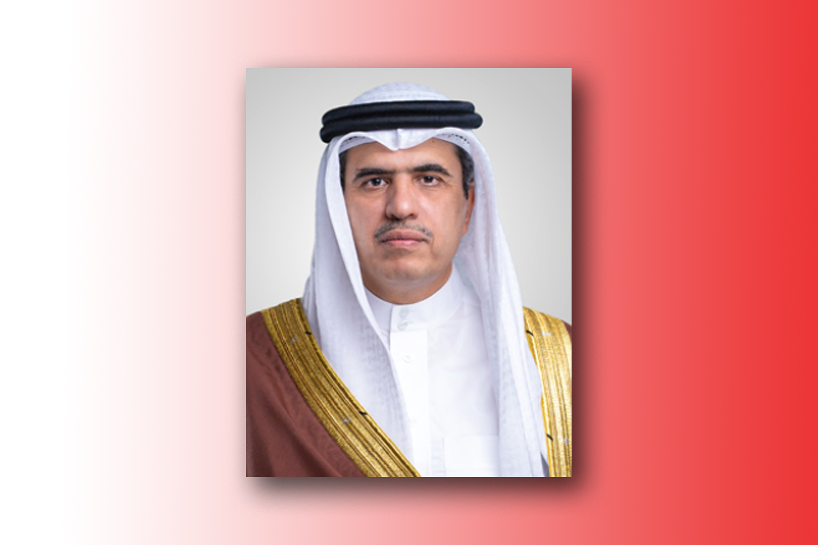 وزير الإعلام يهنيئ الصحفي راشد الحمر بفوزه في عضوية المكتب التنفيذي للاتحاد الدولي للحصفيين