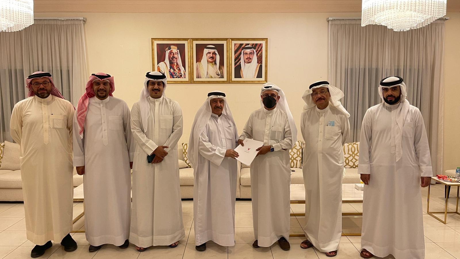 “الصحفيين البحرينية” تتسلم مرئيات لجنة تعديل النظام الأساسي "الصحفيين البحرينية" تتسلم مرئيات لجنة تعديل النظام الأساسي