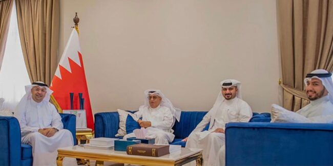 مستشار شؤون الإعلام بديوان ولي العهد يستقبل رئيس جمعية الصحفيين البحرينية