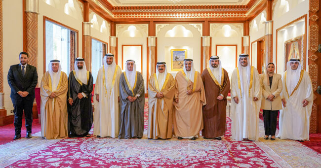 جلالة الملك المعظم يستقبل رئيس وأعضاء مجلس الإدارة الجديد لجمعية الصحافيين البحرينية جلالة الملك المعظم يستقبل رئيس وأعضاء مجلس الإدارة الجديد لجمعية الصحافيين البحرينية