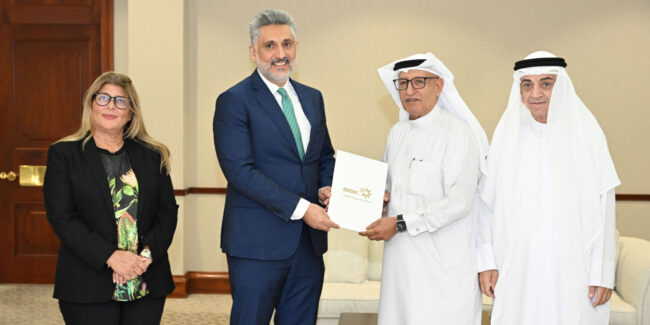 الرئيس التنفيذي لبنك البحرين والكويت يستقبل رئيس جمعية الصحفيين البحرينية 